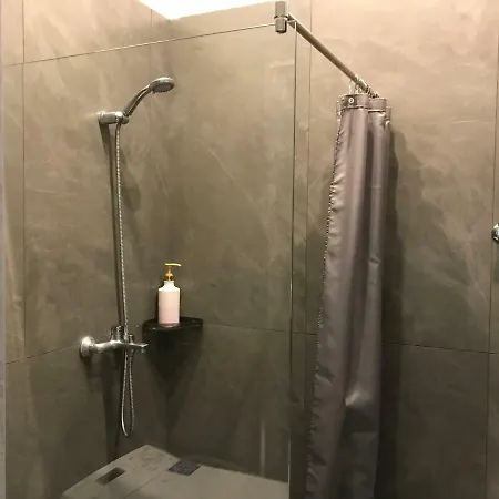Апартаменты На Дворянская Hotel *