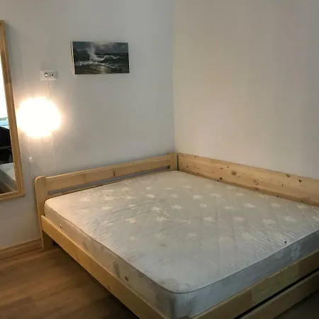 Апартаменты На Дворянская Hotel *